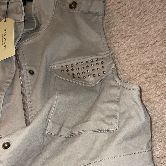 Taupe vest - Picture 3 of 7